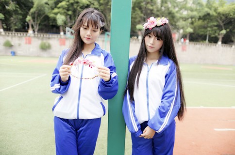 校服